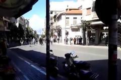Πάτρα: Ιταλός συνταξιούχος αστυνομικός ο άντρας που έβγαλε όπλο κατα διαδηλωτών