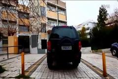 Συγκλονιστική μαρτυρία μητέρας 16χρονου: Μέλη της Χρυσής Αυγής μαχαίρωσαν το παιδί μου έξω από το σχολείο