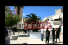 Πέταξαν πέτρες, αυγά και μπογιά στα γραφεία της Χρυσής Αυγής στο Αργοστόλι