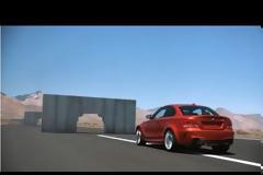 VIDEO : H BMW M1 περνά μέσα από τοίχους…