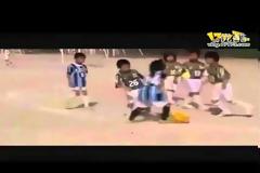 Δείτε το Video: Ένα παιδί θαύμα παίζει ποδόσφαιρο από... playstation