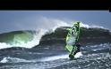 Windsurfing για τους πολύ τολμηρούς! [Video]