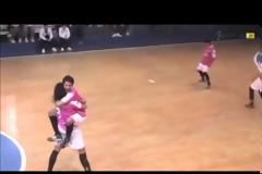 Όλα τα λεφτά η κομπίνα [Video]