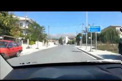 Καρδαμίτσια Ιωαννίνων: Παρκάρουν τα αυτοκίνητά τους επάνω στα πεζοδρόμια