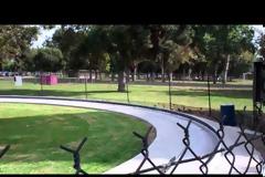 Αυτοκινητάκι - παιχνίδι πιάνει τα 330χλμ την ώρα [Video]