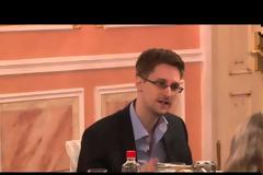 Το πρώτο βίντεο του Έντουαρντ Σνόουντεν από τη Ρωσία δημοσίευσε ο ιστότοπος WikiLeaks