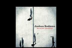 Joshua Redman: Δεν είμαι σίγουρος τι είναι αυτό που κάνει κάποιον «βετεράνο» στην τζαζ –και να σου πω την αλήθεια δεν με ενδιαφέρει