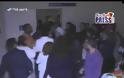 Αστυνομικός χτύπησε δημοσιογράφο μέσα σε Νοσοκομείο! [Video]