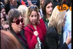 Ουρές και σπρωξίδια για μια κουταλιά στραπατσάδα στη Θεσσαλονίκη!