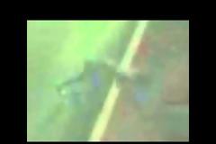 ΑΠΙΣΤΕΥΤΟ VIDEO: Ανθρωποειδές διασχίζει την Εθνική Οδό