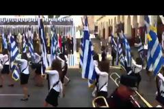 ΦΩΤΟ- VIDEO: Με Τζιτζικώστα, χωρίς Μπουτάρη η μαθητική παρέλαση στην Τσιμισκή