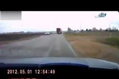 Ανατριχιαστικό Βίντεο που κάνει το γύρο του διαδικτύου: Γυναίκα φάντασμα κατέγραψε κάμερα στη Ρωσία!!!