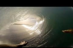 Κατέγραψε με τη GoPro κάμερα το πέρασμα μέσα από το κύμα! [Video]