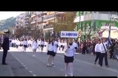 Έγινε κι αυτό στα Γρεβενά. Παρέλαση … με D.J. τελετάρχη! [video]