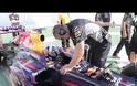 Μονοθέσιο της Red Bull κάνει «ντόνατς» εκεί όπου κανείς δεν μπορεί να της επιβάλει πρόστιμο