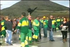 Άνεργοι βγήκαν στην εθνική οδό και τους περίμεναν τα ΜΑΤ [video]