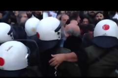 Μπήκαν τα ΜΑΤ στην ΕΡΤ