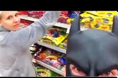 Δείτε τον BatDad: Έναν μπαμπά... σωστό σούπερ-ήρωα!