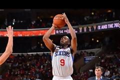 Στο Top-10 του NBA το κάρφωμα του Γιάννη Αντετοκούνμπο!