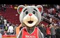 Η μασκότ κέρδισε τον Χάουαρντ [Video]