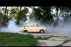 Ντριφτάρισμα με ρωσικό Moskvitch!