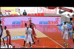 PLAY OF THE NIGHT : ΣΠΑΝΟΥΛΗΣ ΚΕΡΝΑΕΙ, ΜΠΕΓΚΙΤΣ ΠΙΝΕΙ! *ΒΙΝΤΕΟ*