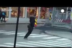Νορβηγία: Περπατάνε κόντρα στον αέρα [video]