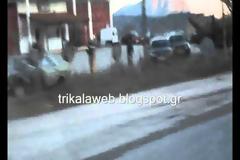 Πυροσβέστης πλένει το Audi στην Πυροσβεστική Καλαμπάκας [video]