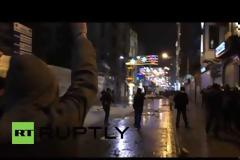 «Βροχή» από χημικά στην πλατεία Ταξίμ [video]