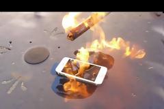 Τι θα συμβεί αν βάλετε φωτιά στο iPhone 5S [video]