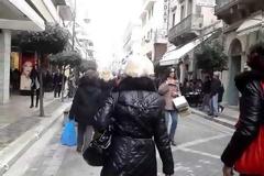 Πάτρα: Φόρεσε τα γιορτινά για να υποδεχθεί το νέο χρόνο [video]