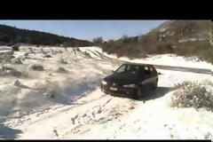 Καταπληκτική ελληνική πατέντα κατακτά την παγκόσμια αγορά - Ξεκολλάει αυτοκίνητα από παντού!(ΒΙΝΤΕΟ)