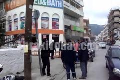 Συναγερμός στην Ξάνθη! Εντοπίστηκε υδράργυρος σε κοινή θέα στο πεζοδρόμιο [video]