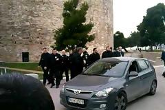 Ο 25χρονος που ήθελε να ανατιναχθεί στη Θεσσαλονίκη: Το έκανα γιατί οι φίλοι μου έγιναν Χρυσαυγίτες και δεν με κάνουν παρέα