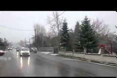 Κλειστός ο δρόμος Χορτιάτη- Αγ. Βασιλείου- Λευκό τοπίο η Θεσσαλονίκη [video]