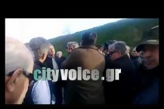 Φραστικό επεισόδιο κατά την διάρκεια της επίσκεψης Χρυσοχοΐδη στην Αιτωλ/νία - Δείτε το video