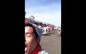 Βγάζει selfie καθώς τον κυνηγούν οι ταύροι... [Video]
