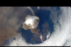 Εντυπωσιακό βίντεο της Nasa δείχνει έκρηξη ηφαιστείου από το διάστημα!
