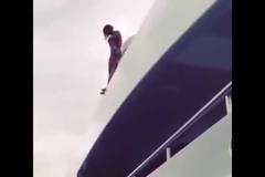 Ακόμη και τις βουτιές της αναρτά στο Instagram η Μπιγιονσέ