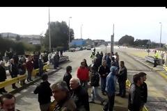 Πάτρα: Ολοκληρώθηκε η κινητοποίηση των αγροτών στα διόδια του Ρίου - Ανοιξαν τις μπάρες [Video - Photos]