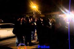 Χάος το απόγευμα της Πέμπτης στην Ηγουμενίτσα. Ένταση μεταξύ αστυνομίας και αγροτών που πολιορκούν την πόλη με τα τρακτέρ τους