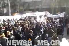 ΣΤΗΝ ΠΛΑΤΕΙΑ ΒΑΘΗ ΣΥΓΚΕΝΤΡΩΝΟΝΤΑΙ ΟΙ ΑΓΡΟΤΕΣ, ΣΥΛΛΑΛΗΤΗΡΙΟ ΣΤΟ ΚΕΝΤΡΟ
