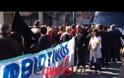 ΣΤΗΝ ΠΛΑΤΕΙΑ ΒΑΘΗ ΣΥΓΚΕΝΤΡΩΝΟΝΤΑΙ ΟΙ ΑΓΡΟΤΕΣ, ΣΥΛΛΑΛΗΤΗΡΙΟ ΣΤΟ ΚΕΝΤΡΟ
