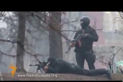 Προσοχή - Απίστευτα σκληρά βίντεο: Ελεύθεροι σκοπευτές σκορπούν τον θάνατο στο Κίεβο