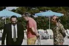Όλη η Ελλάδα ακούει και βλέπει σήμερα, αυτό το απόσπασμα από ταινία με τον Μπουλά και τον Ζουγανέλη [video]
