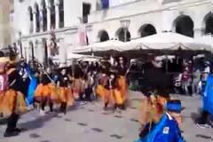 Πάτρα: 8.000 λιλιπούτειοι Καρναβαλιστές στους δρόμους [Photos - Videos]