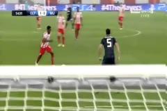 Θρίαμβος για τον Ολυμπιακό, 2-0 τη Μάντσεστερ Γιουνάιτεντ