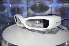 Τα δικά της έξυπνα γυαλιά παρουσίασε η Sony [video]