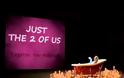 Ζέτα Μακρυπούλια: Γυμνή στο trailer του Just the 2 of Us