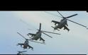Ρωσικά ελικόπτερα πετούν πάνω από την Κριμαία